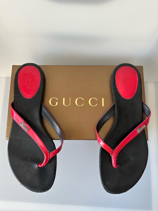 Gucci Shoes - GUCCI Leather Thong Sandals Fuchsia Color in Original Box Made in Italy